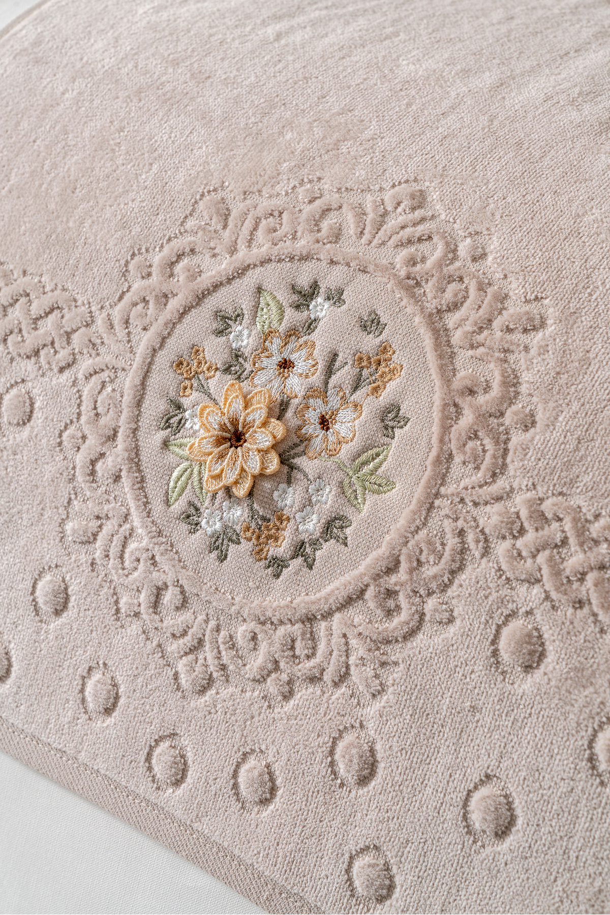 6 Parça 3D Nakışlı Premium Çeyizlik El Yüz Havlusu 50x90 cm %100 Pamuk ve Kadife