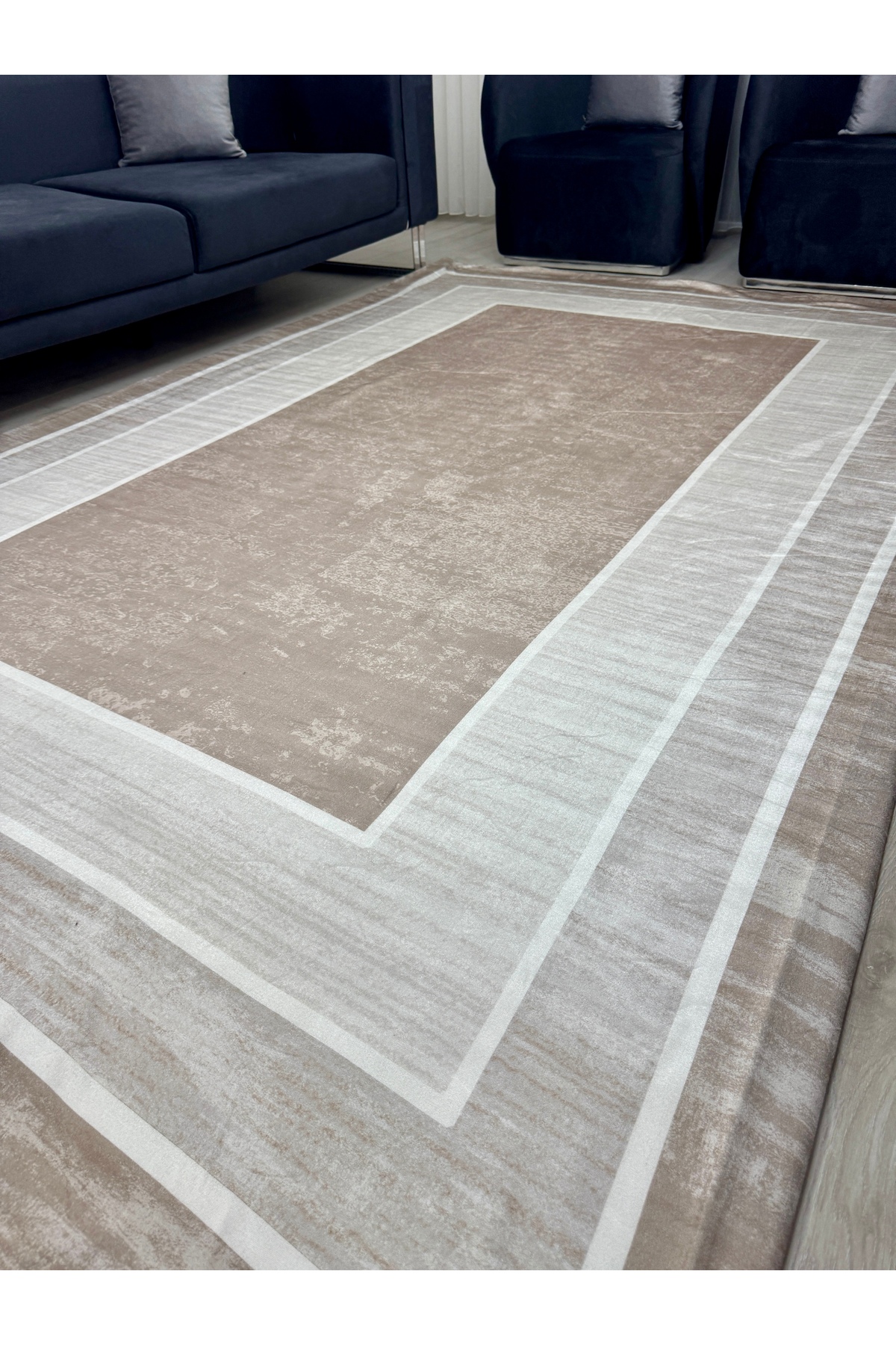 Modern Çerçeveli Sade Desen Halı Örtüsü Lastikli ve Süngerli Kaymaz Taban Yıkanabilir