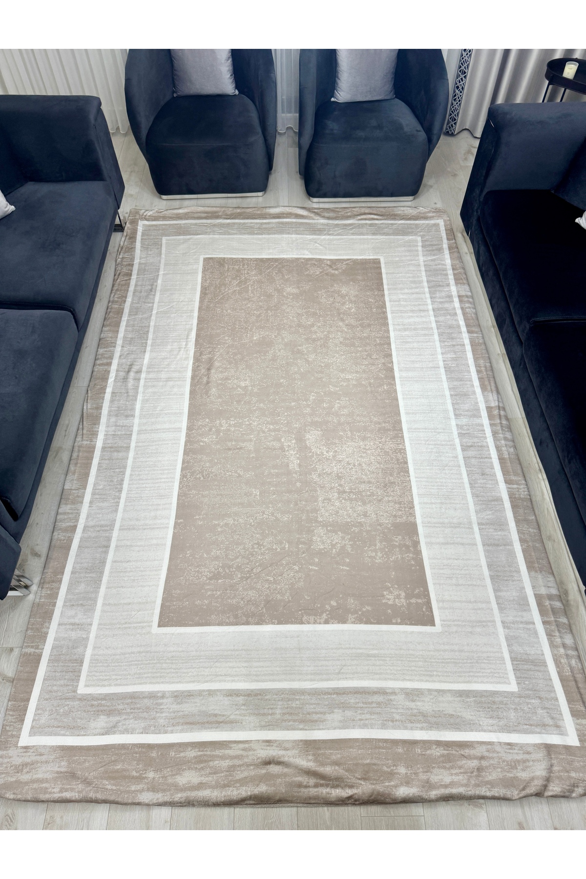 Modern Çerçeveli Sade Desen Halı Örtüsü Lastikli ve Süngerli Kaymaz Taban Yıkanabilir