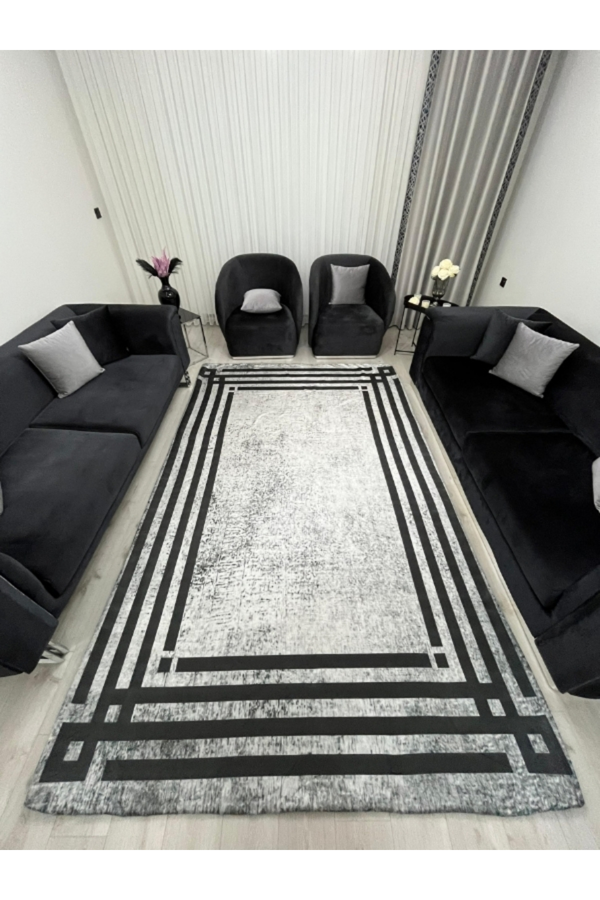 Siyah Çizgili Modern Gri Halı Örtüsü - Minimal Tasarım Lastikli ve Süngerli Kaymaz Taban Yıkanabilir