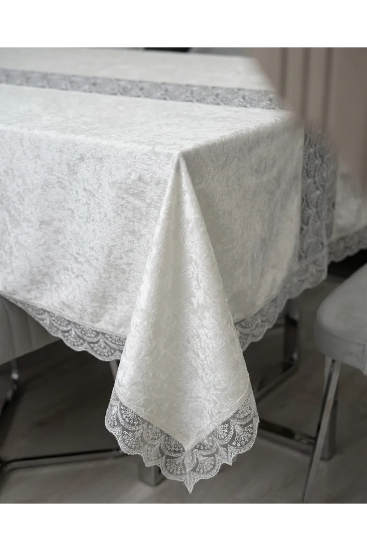 160 x 260 Ebatında 8 ve 12 Kişilik Masalara Uygun Leke Tutmaz Masa Örtüsü Premium