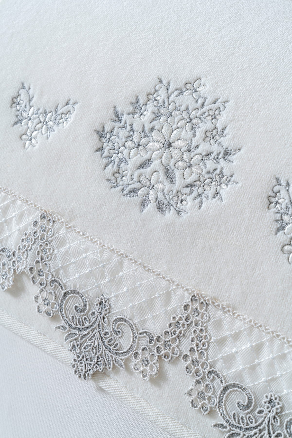 6'lı Özel Seri Çeyizlik Dantelli Nakışlı 50x90 cm Lüks Tasarım %100 Pamuk Havlu