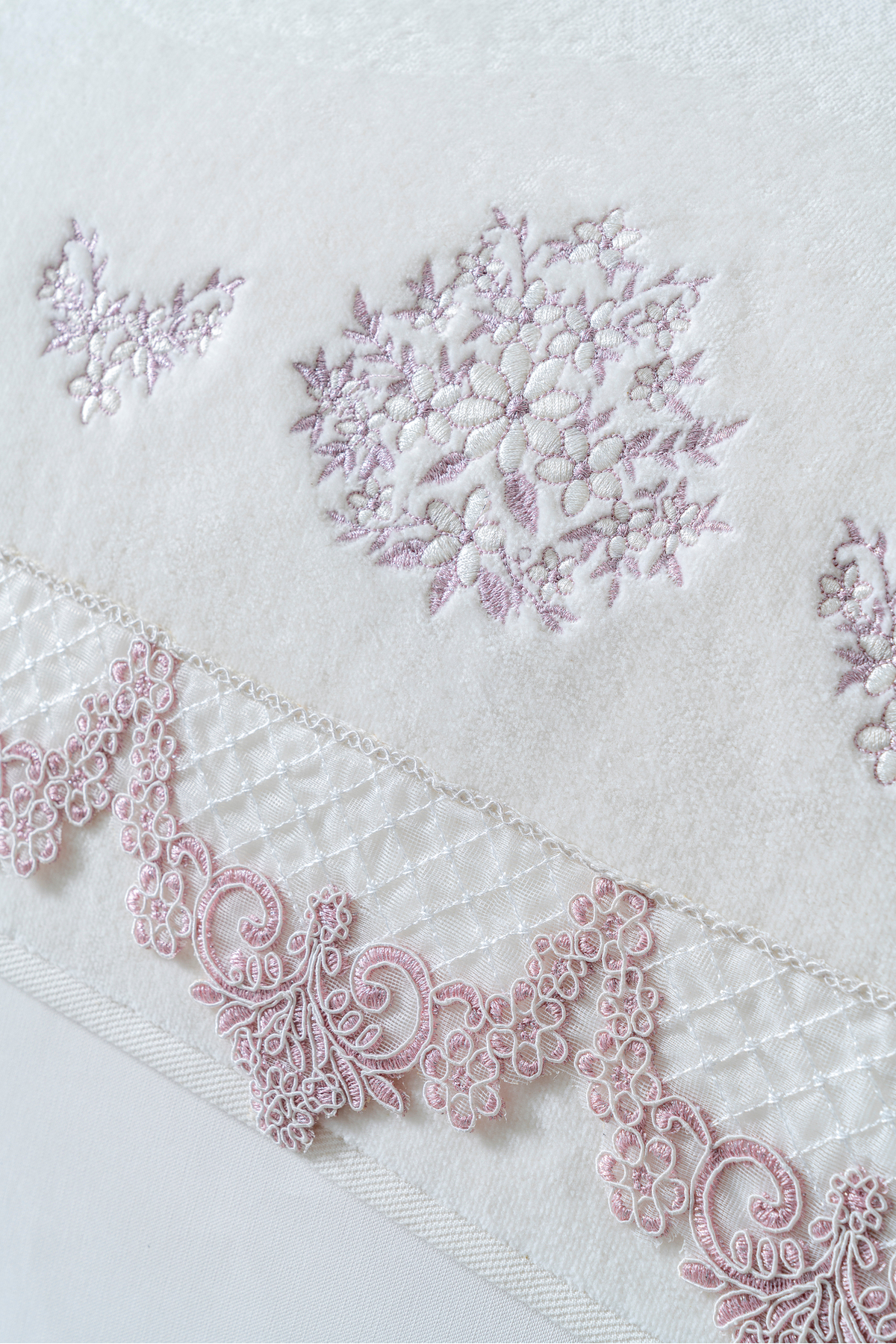 6'lı Özel Seri Çeyizlik Dantelli Nakışlı 50x90 cm Lüks Tasarım %100 Pamuk Havlu