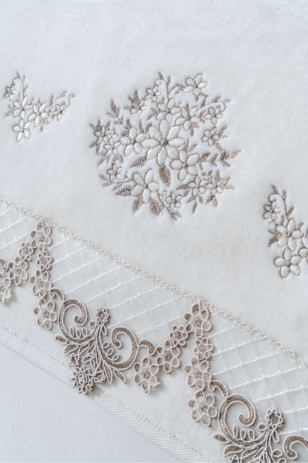 6'lı Özel Seri Çeyizlik Dantelli Nakışlı 50x90 cm Lüks Tasarım %100 Pamuk Havlu