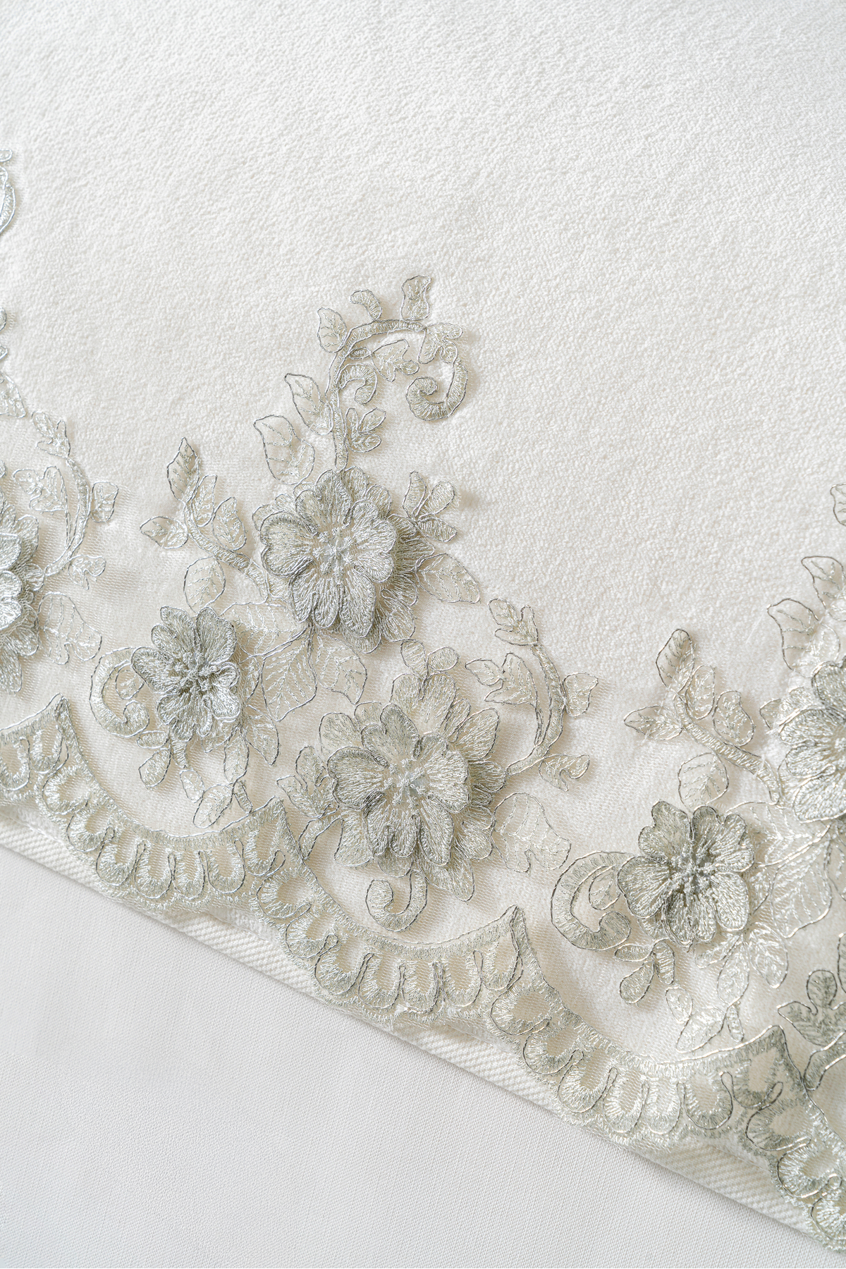 3'lü Çeyizlik Premium Havlu Seti Çiçek Fransız Güpürü Desenli 50x90 cm %100 Pamuk Kadife