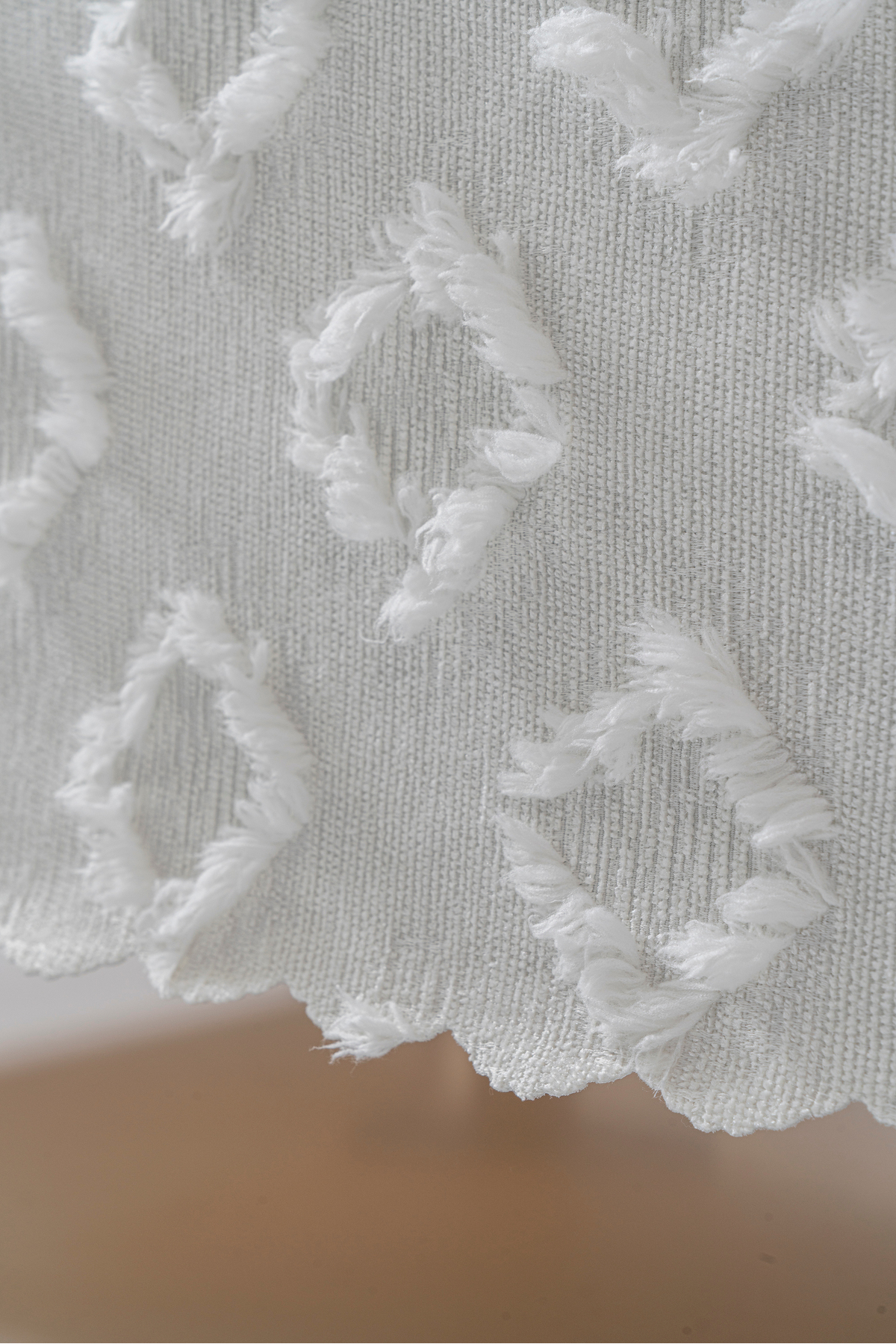 Beyaz Renk Koltuk Örtüsü 175x215 cm Çekyat Örtüsü Premium Şönil Jakar Kumaş Kaydırmaz, Yıkanabilir**